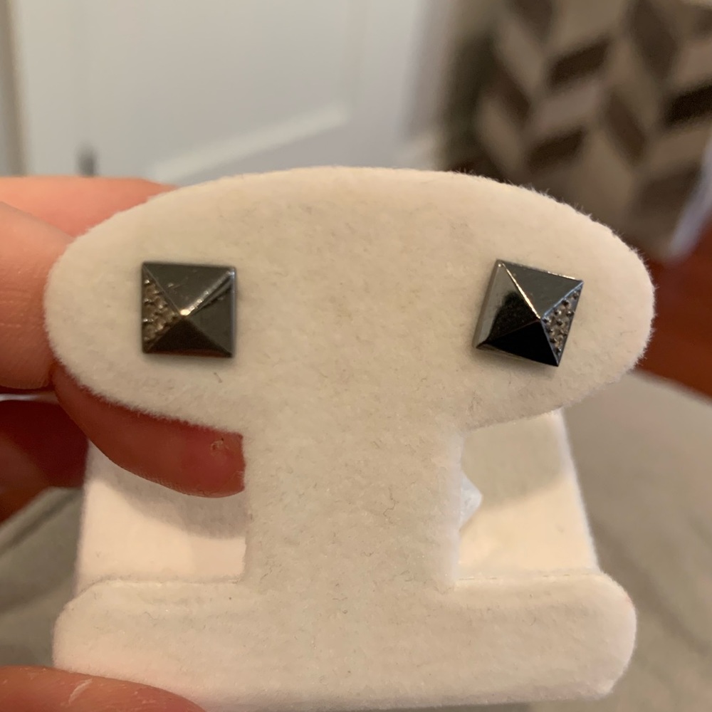 Chrome and diamond pyramid studs